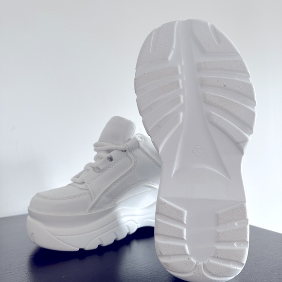 Sisters and Seekers Chunky Sneakers - Picture 3 of 3